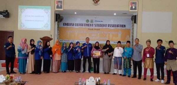English Department Student Association laksanakan Capacity Building dengan tema "Leadership In The Modern Era". English Department Student Association laksanakan Capacity Building dengan tema "Leadership In The Modern Era".